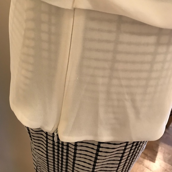 Hoity Toity  Cream Blouse Tank M NWT - Picture 8 of 8